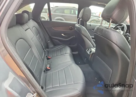 2018 Mercedes-Benz Glc 300 4Matic z USA, uszkodzony, nr VIN WDC0G4KB6JV084907